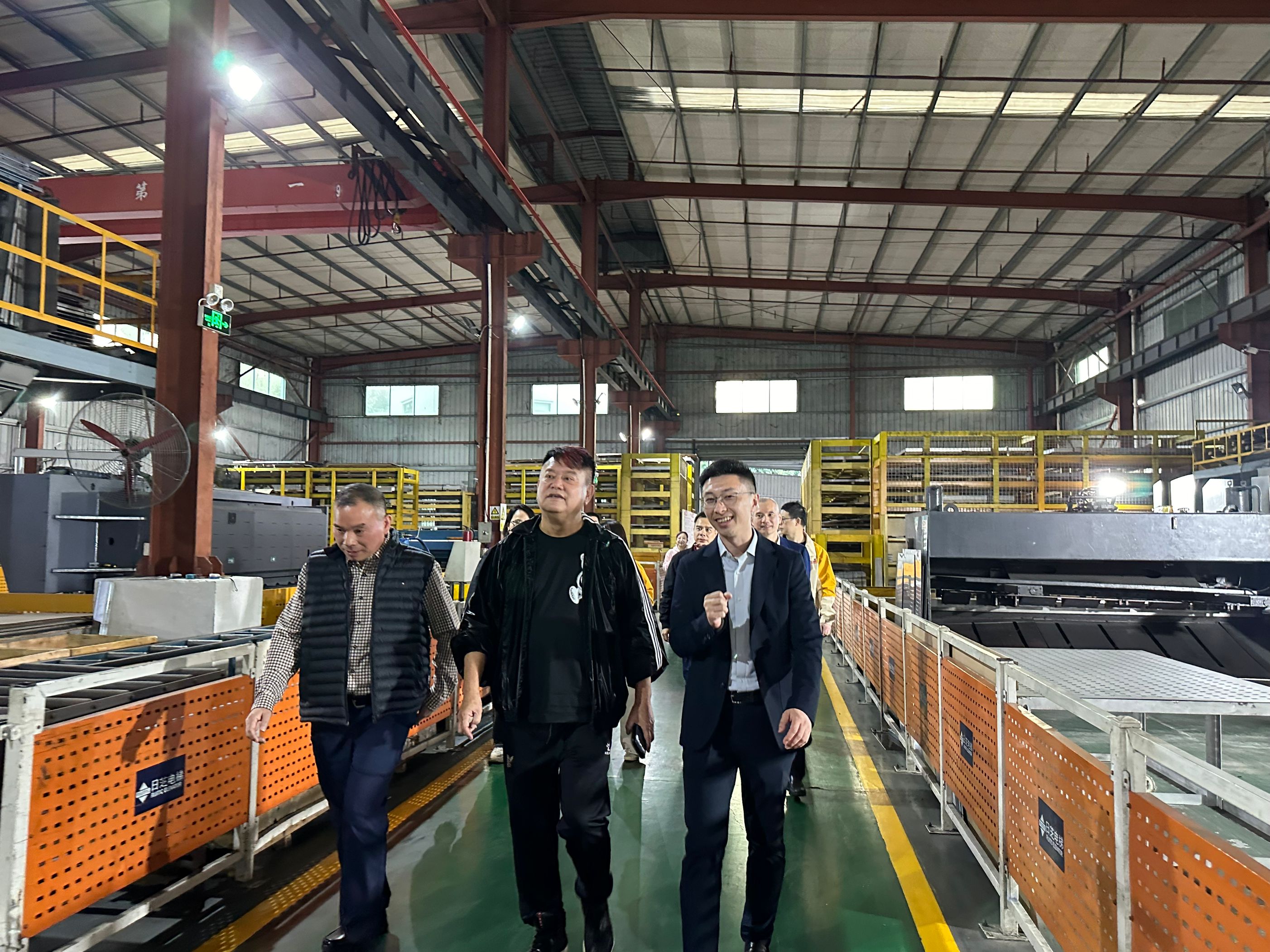 “叻哥”走进广东日芝电梯，探索智能电梯的无限可能