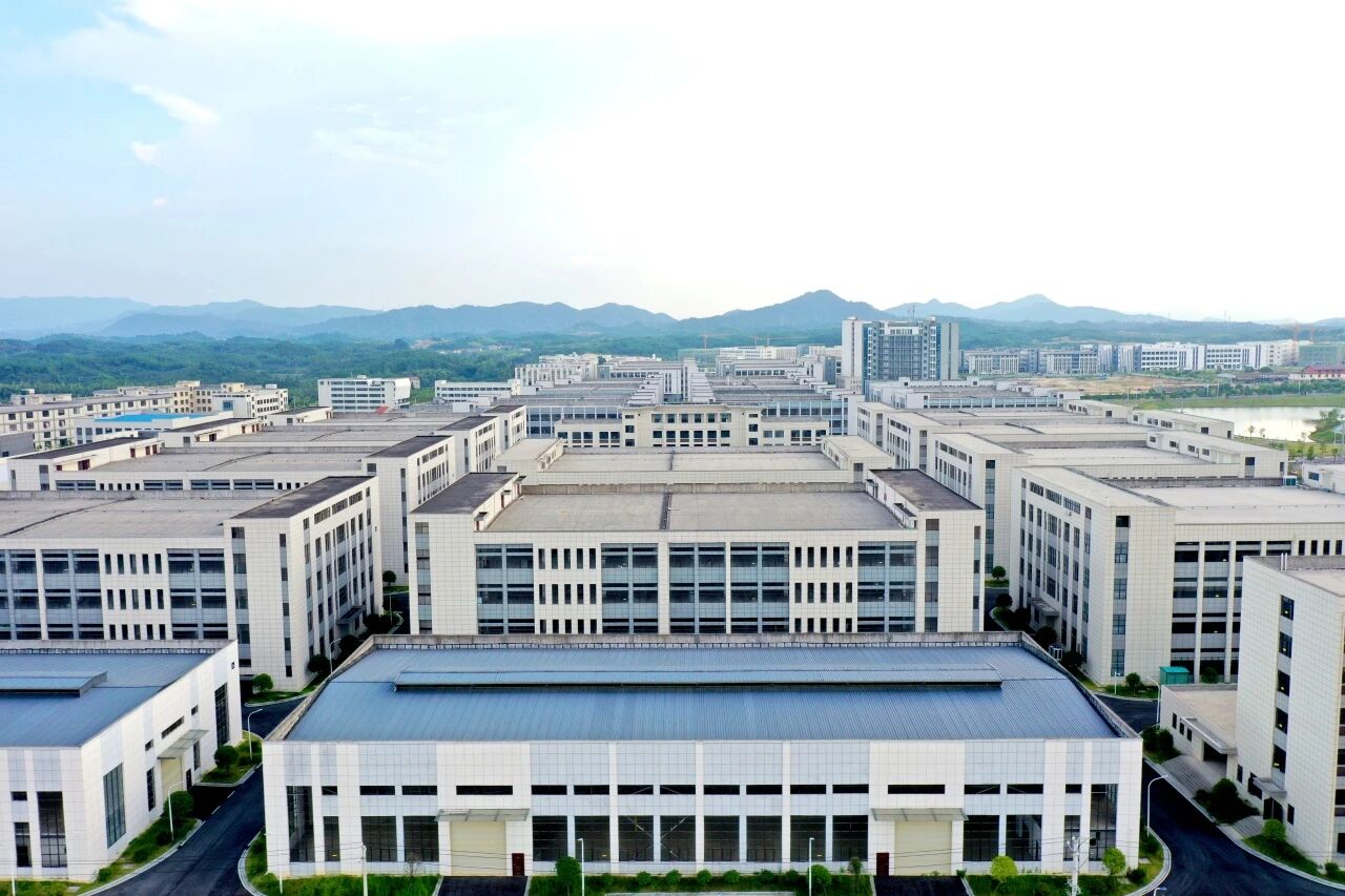 项目巡览 | 跨域携手！日芝 24 台货梯，为峡江大健康产业园注入 “垂直动能”